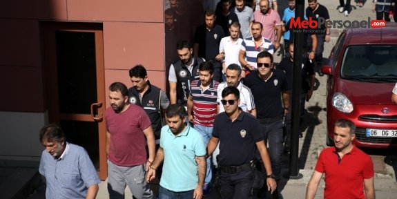Düzce'de 1'i öğretim görevlisi, 15 memur tutuklandı