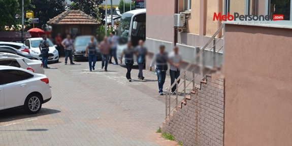Bolu'da 4'ü kamu görevlisi 6 kişi gözaltına alındı