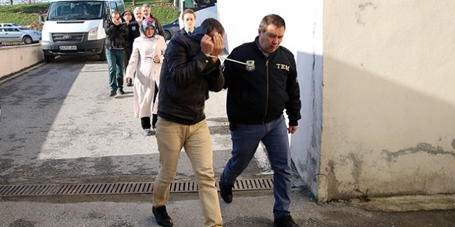Sakarya'da ihraç edilen 6 kamu görevlisi tutuklandı