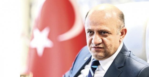 Bakan  Işık'a Atama Bekleyen Bir Öğretmenden Duygulandıran Mektup