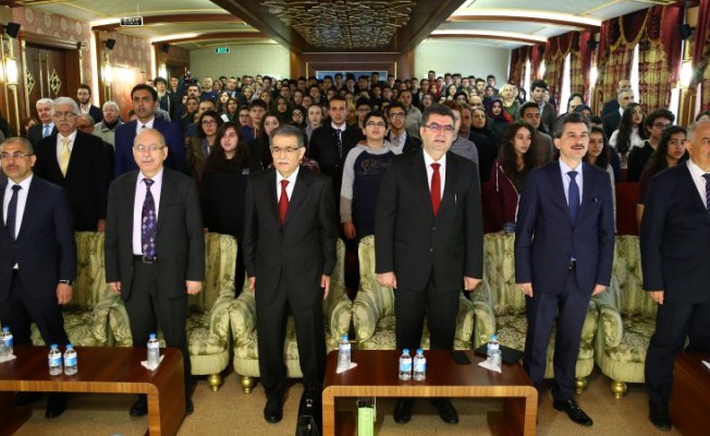Bakan Yardımcısı Erdem, "İstiklâl Şairini İstikbale Taşımak" konulu panele katıldı