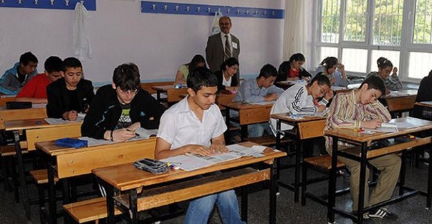 "MEB Özel Kurs ve Temel Lise Sevdasından Vazgeçmelidir."