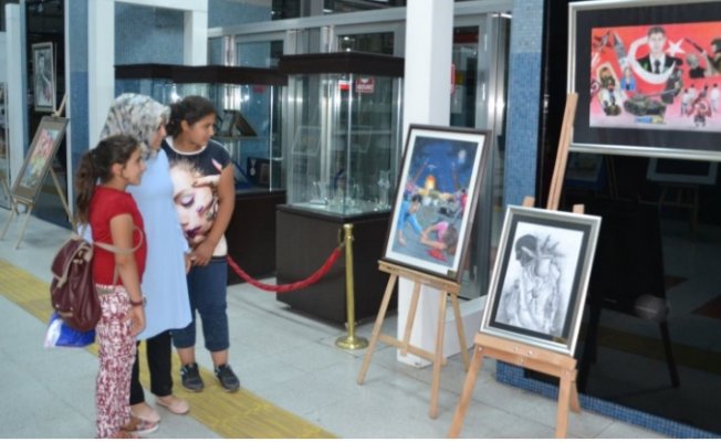 Öğrencilerden “Darbeden Demokrasiye: 15 Temmuz” konulu resim sergisi