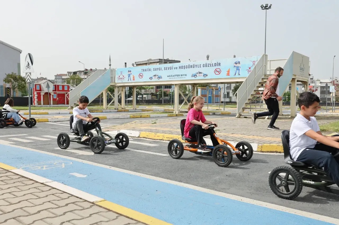 Darıca Belediyesi Trafik Eğitim Parkı’nda eğitimler sürüyor