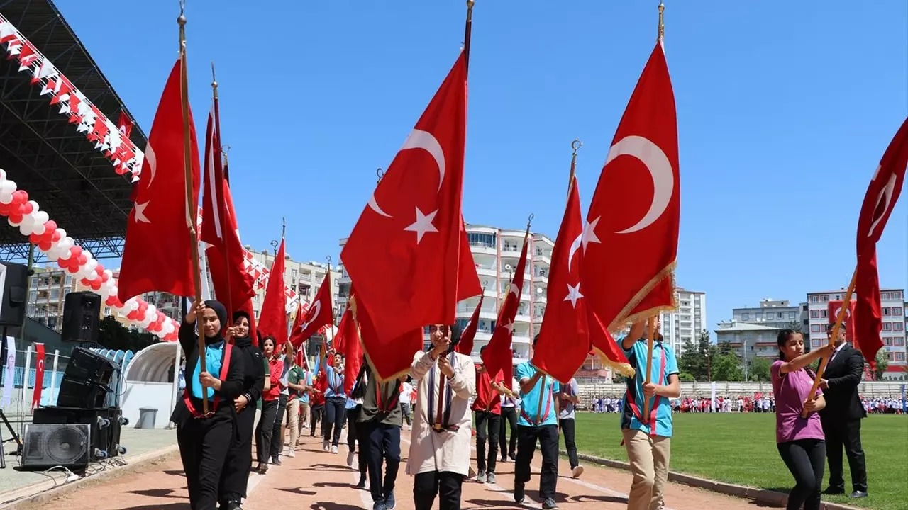 20 Mayıs 2024 resmî tatil mi olacak? 19 Mayıs Gençlik ve Spor Bayramı sonrası okullar kapalı mı?