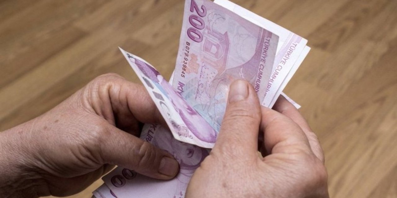 Emeklilere 5.000 TL ikramiye, annelere 4.000 TL yardım teklifi Meclisten geçti