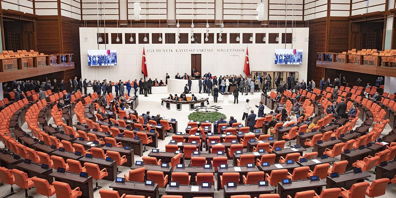 Memurlara ilişkin düzenlemeler içeren teklif Genel Kurul'a gelecek