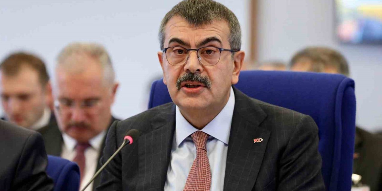 Bakan Yusuf Tekin'den YKS'ye Hazırlananlara Kaynak Tavsiyesi!