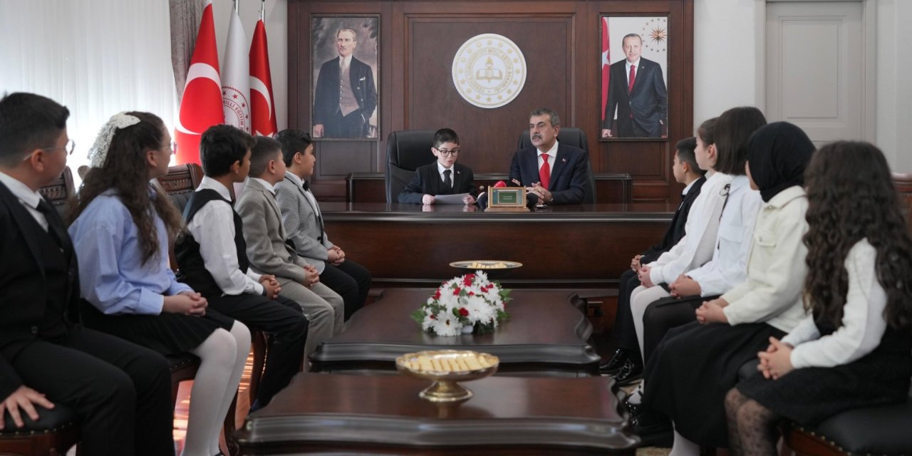 23 Nisan'da Bakanlık koltuğu çocuklara emanet edildi