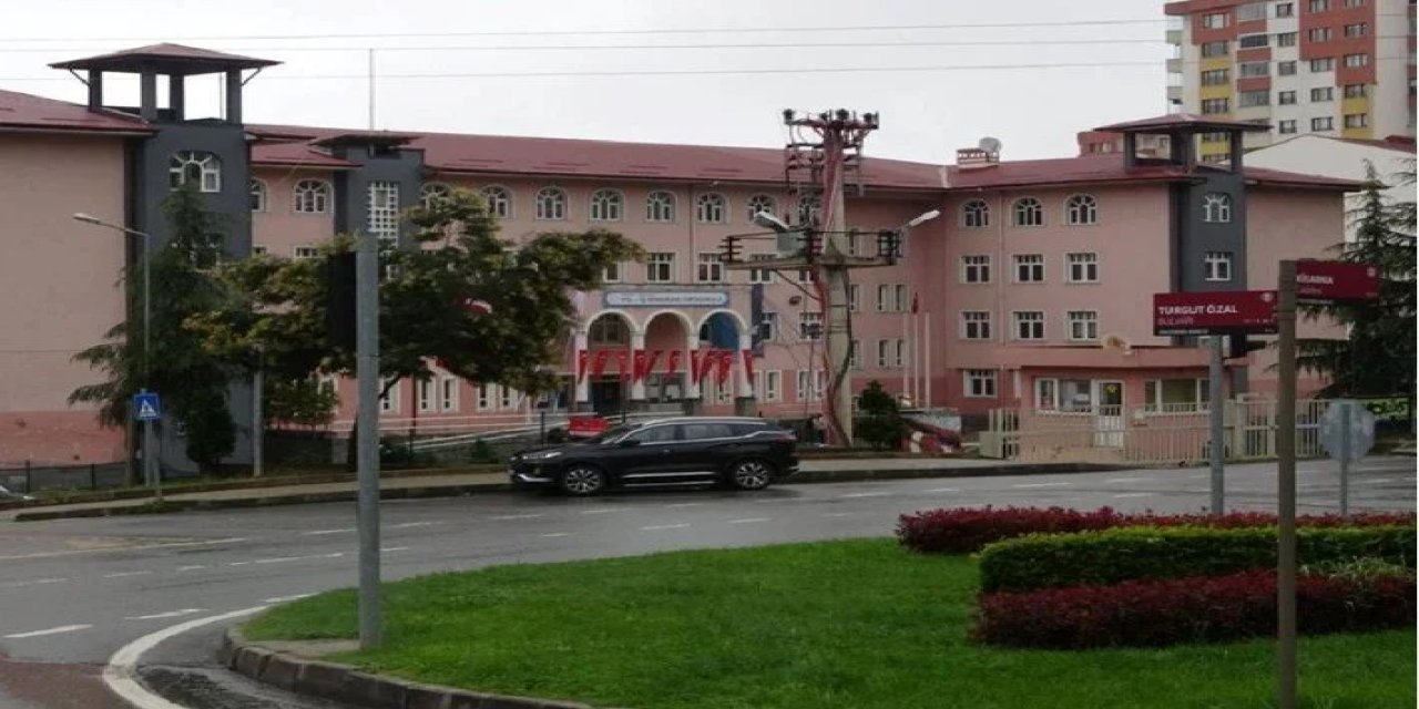 Okulda öğretmeni yumruklayan veli serbest bırakıldı
