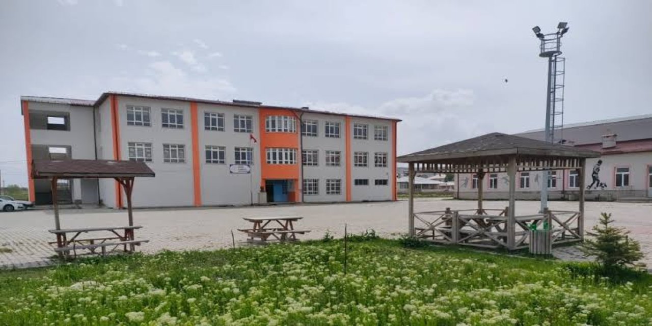 Öğrencisini Darp Eden Öğretmen Açığa Alındı