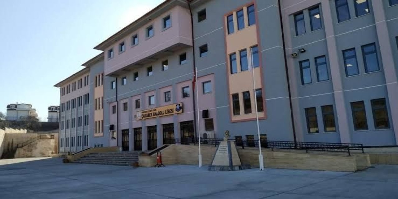 Lisede Korkunç Olay: Öğrenci 4. Kattan Aşağı Düştü