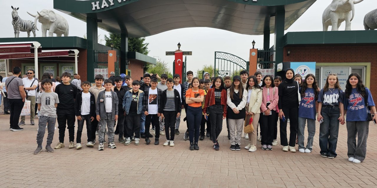 Öğretmenler Promosyon Ücretleriyle Burs Verdi, Gezi Düzenledi