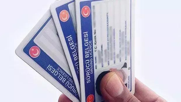 Ehliyette Üst Yaş Sınırı Kesinleşti: Artık O Yaştakiler Direksiyon Başına Geçemeyecek!