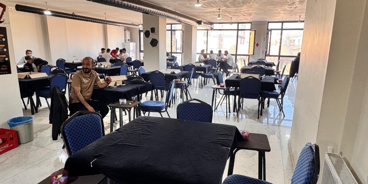 Atanmayan Öğretmenler Okey Salonu Açtı