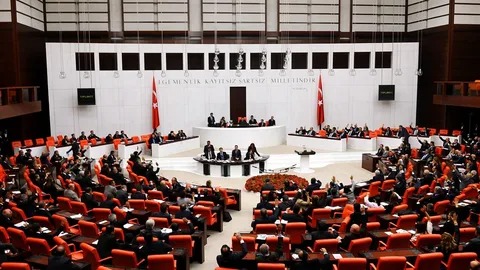İnfaz Düzenlemesi Mecliste: Binlerce Mahkum İnfaz Düzenlemesiyle Bayramı Evinde Geçirebilecek mi?
