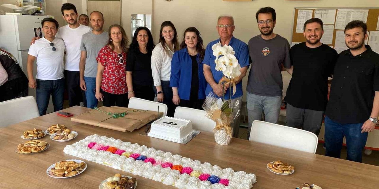 Emekliye Ayrılacak Okul Müdürüne Unutulmaz Veda Töreni!