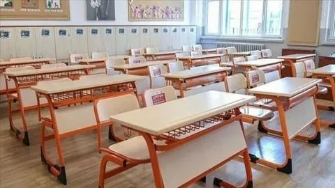 Milli Eğitim Bakanı Yusuf Tekin'in Tatil Kararı Sonrası Veliler, WhatsApp Gruplarında Alternatif Yollar Arıyor