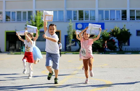Okullarda Ders Zili Son Kez Çaldı: 2024-2025 Eğitim Yılı Resmen Tamamlandı!