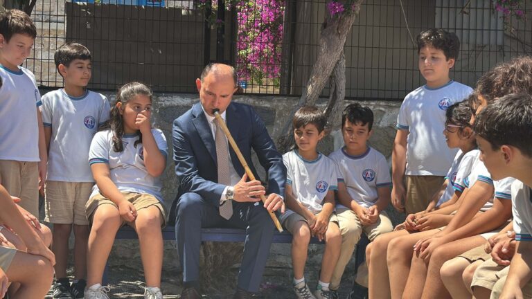 Okul Müdürünün Tutkusu Dünyaya Yayıldı! Bodrum’dan Dünyaya Uzanan Bir Ses
