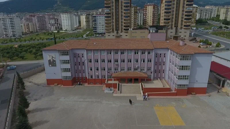 LGS Sonuçları Yaklaşıyor: Fen ve Anadolu Liselerine Girişte Puanlar mı, Yüzdelik Dilimler mi Daha Önemli?