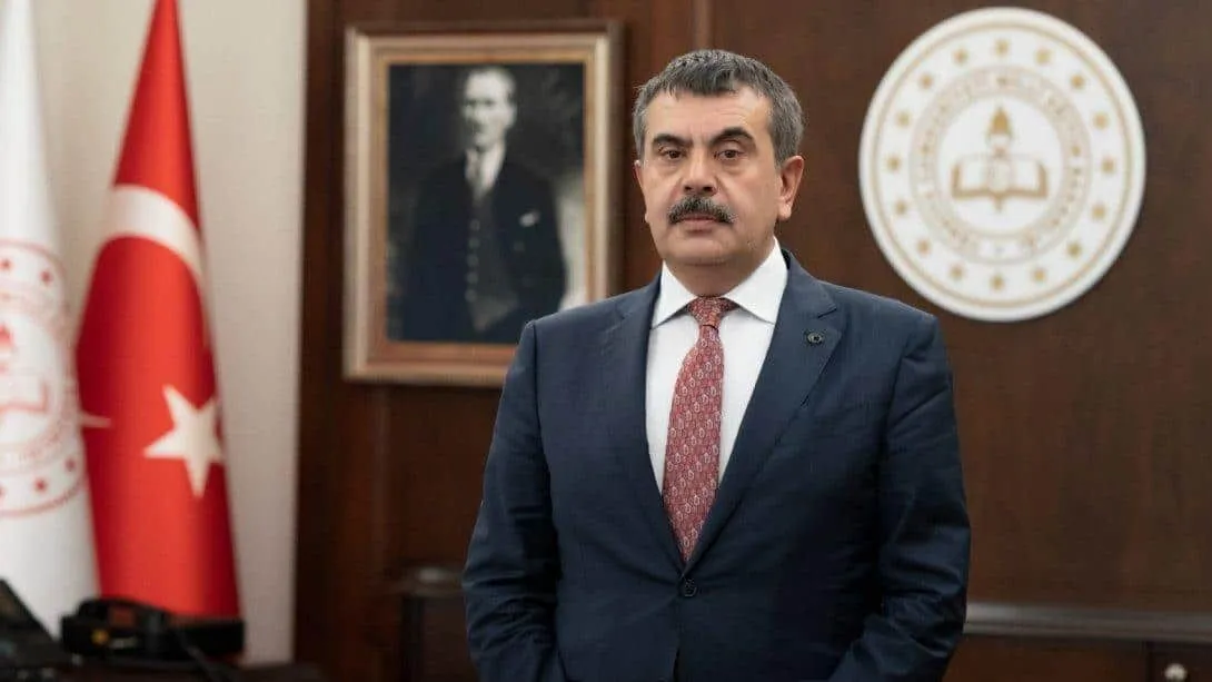Bakan Tekin'den Yıl Sonu Mesajı: "Türkiye Yüzyılı Maarif Modeli" ve Tatil Tavsiyeleriyle Eğitimde Yeni Dönem!
