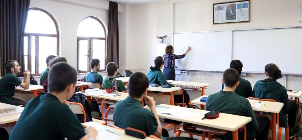 Ortaokul Kayıt Tarihleri 2025-2026: Çocuğunuz Hangi Okula Gidecek? MEB 5. Sınıf Ortaokul Kayıtları ve Şube Seçimi Nasıl Yapılır?