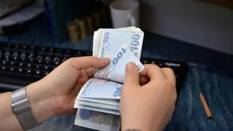 Milyonların Beklediği Zam Oranları Netleşti: Memur ve Emekli Maaşları Yeniden Şekillendi!