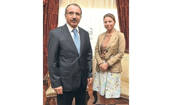 Burcu Eyisoy Kimdir?