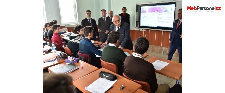 Bakan Avcı, Kütahya Nafi Güral Fen Lisesi´ni ziyaret etti