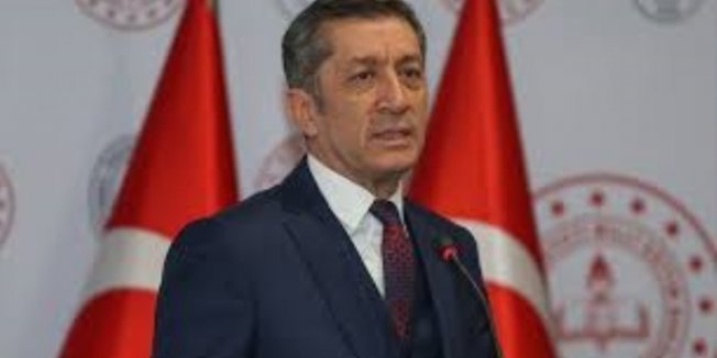 Bakan Selçuk'tan kanseri yenen öğretmene "Evine hoş geldin" mesajı