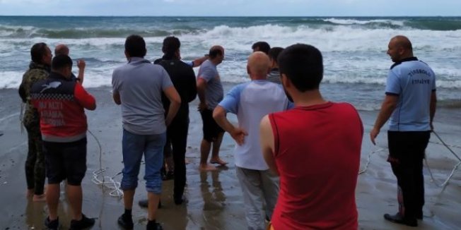 Müzik öğretmeni girdiği denizde boğuldu