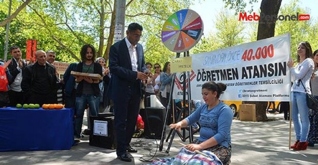 Öğretmen adayları MEB önünde eylem yaptı