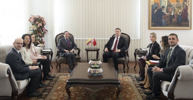 Bakan Ziya Selçuk,Kolombiya Büyükelçisi Velandia'yı Kabul Etti