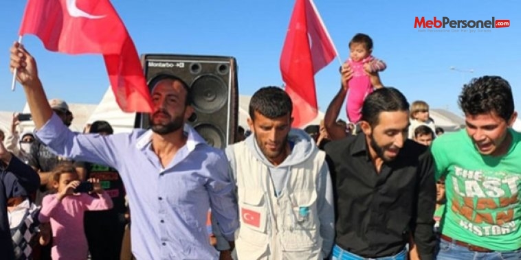 Suriyeliler, AK Parti'nin zaferini halay çekerek kutladı