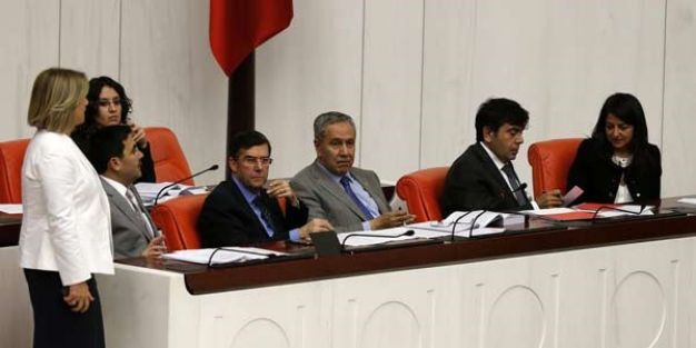 Arınç'tan Öğretmen Atamaları Açıklaması