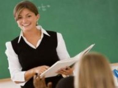 Bizler 4+4+4 sistemi ile hayatları bir günde değişen sınıf öğretmenleriyiz.
