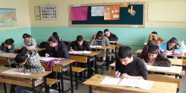 MEB, Ek Derslerle Ve Yeni Kurslarla Başarıyı Artıramaz
