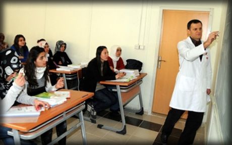 Eğitim Bir Sen: Mevcut sistem dershaneleri zorunlu hale getiriyor
