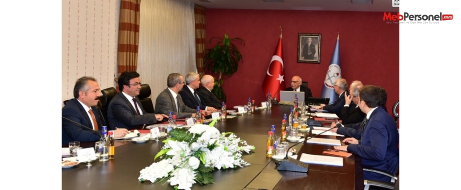 Bakan Avcı, Türk Dünyası Vakfı Mütevelli Heyet Toplantısı´na katıldı