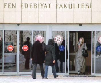 Fen Edebiyat Fakültesi Öğrencilerini Mağdur Ederek Çözüm Bulamazsınız