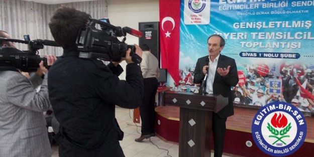 Kamu Çalışanları İçin En Güvenli Liman Eğitim-Bir-Sen ve Memur-Sen'dir