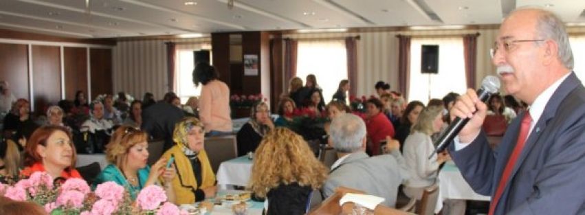 Kamu Sen Kadın kolları Anneler Günü İçin Bir araya Geldi