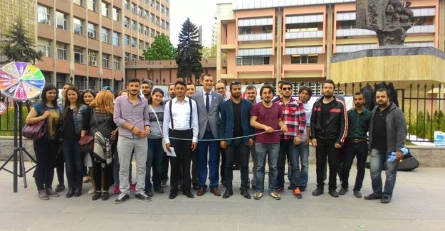 MEB Önünde Bugünde "Atama Eylemi" Yaptılar