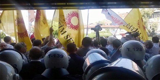 Müdürler, İl Milli Eğitim Müdürlüğünü bastı!