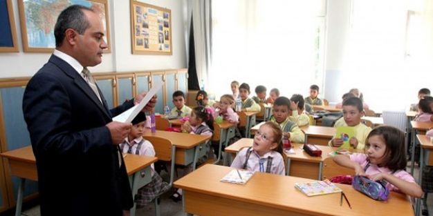 ÖĞRETMENLERİ MESLEĞİNE KÜSTÜRMEYE HAKKINIZ YOK!