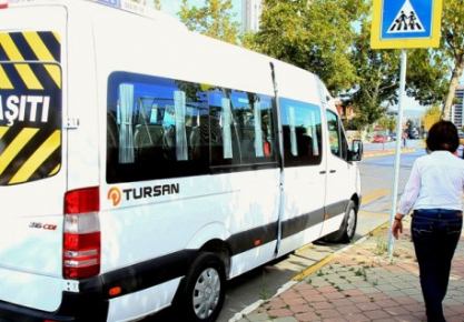 Velisi Servis Ücretine İtiraz eden Öğrenci Servisten Atıldı
