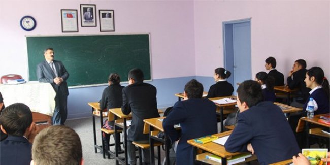 OSMANLI TÜRKÇESİ DERSİ LİSELERDE SEÇMELİ OLMALIDIR