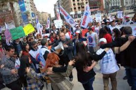 Özür grubu atamalarını protesto ettiler