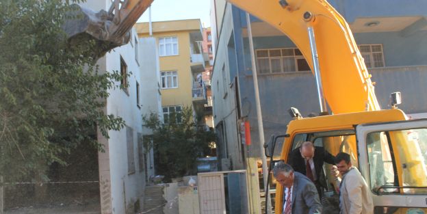 Sendikacılar ve Denetmenler Yönetmelik İçin Ne Dedi?